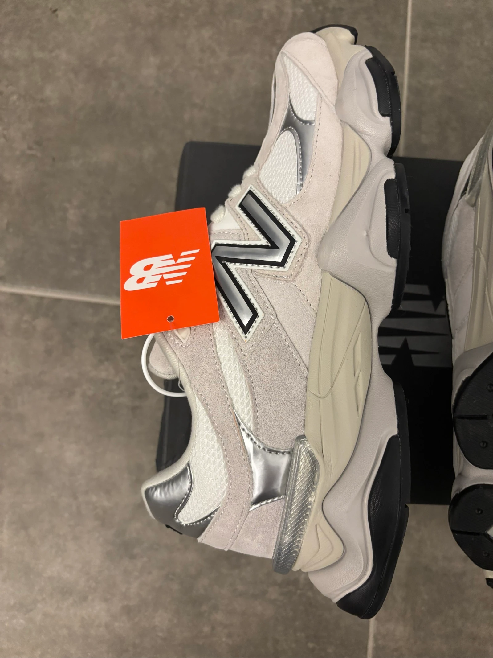 New Balance 9060 | Cinza Branco | 44EUR – photo 4